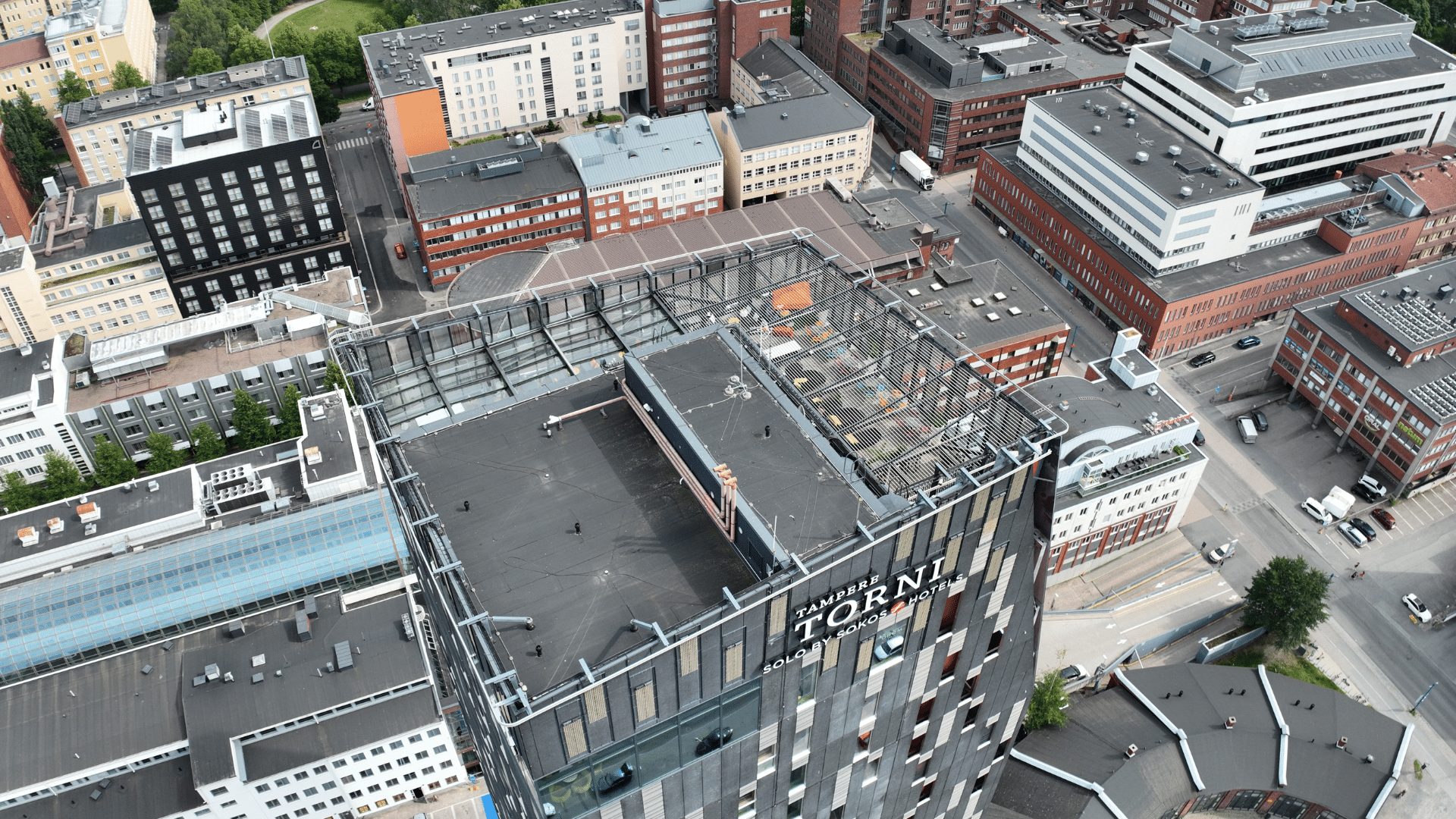 Experium dronekuvaus Solo Sokos Hotel Tornista Tampereella 3D-mallinnusta ja kaupunkisuunnittelua varten.