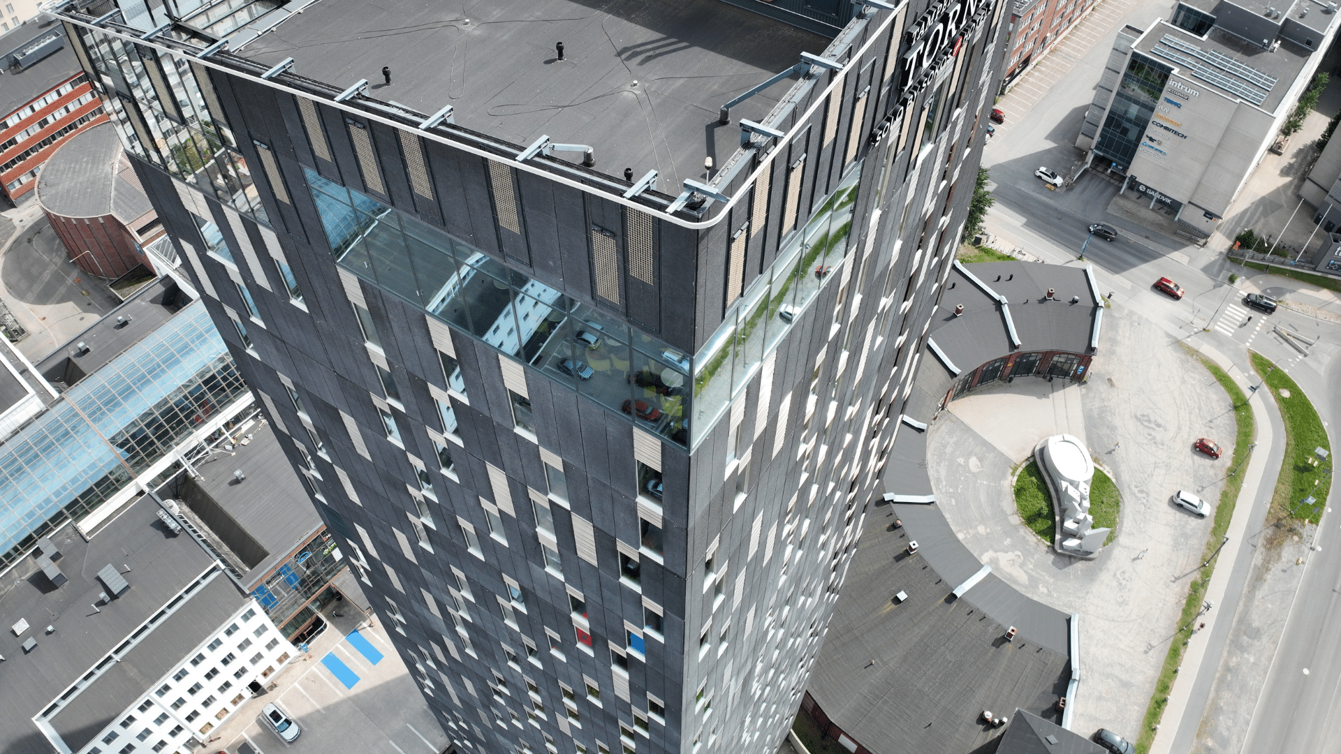 Experium 3D dronekartoitus Solo Sokos Hotel Tornista Tampereella kaupunkisuunnittelua ja rakennusdokumentointia varten.