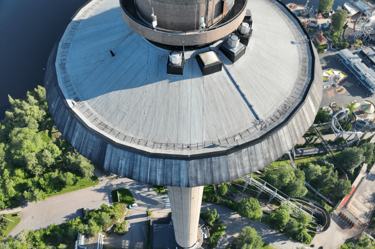 Ilmakuvaus Näsinneulan tornista Tampereella, kuvattu Experium dronella tuottamaan senttitarkkaa 3D-mallinnusaineistoa.